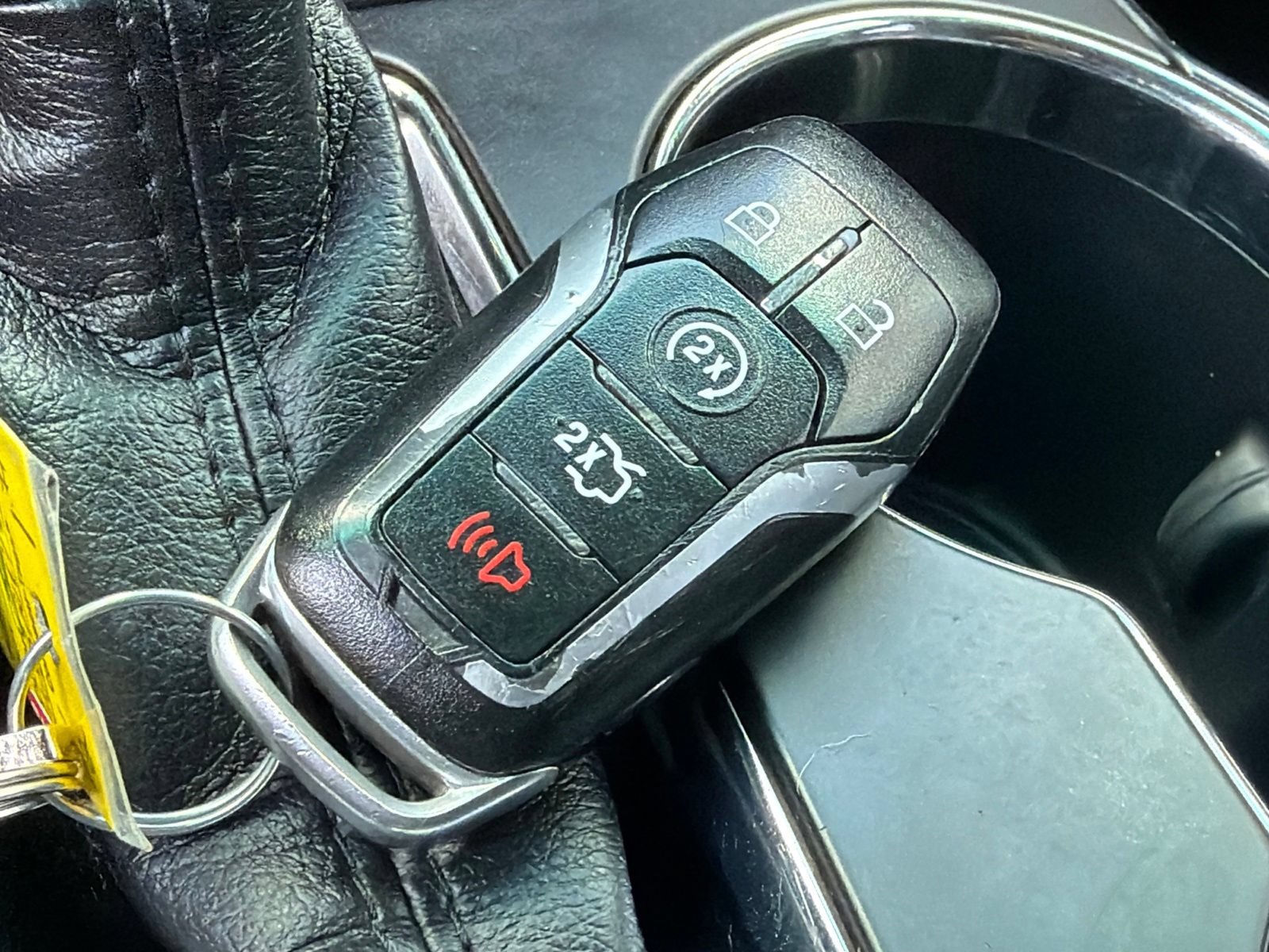 Used 2017 Ford Explorer XLT w/ Equipment Group 202A FWD image 26