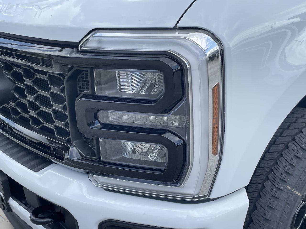 New 2026 Ford F250 XLT w/ XLT Premium Package AWD/4WD image 7