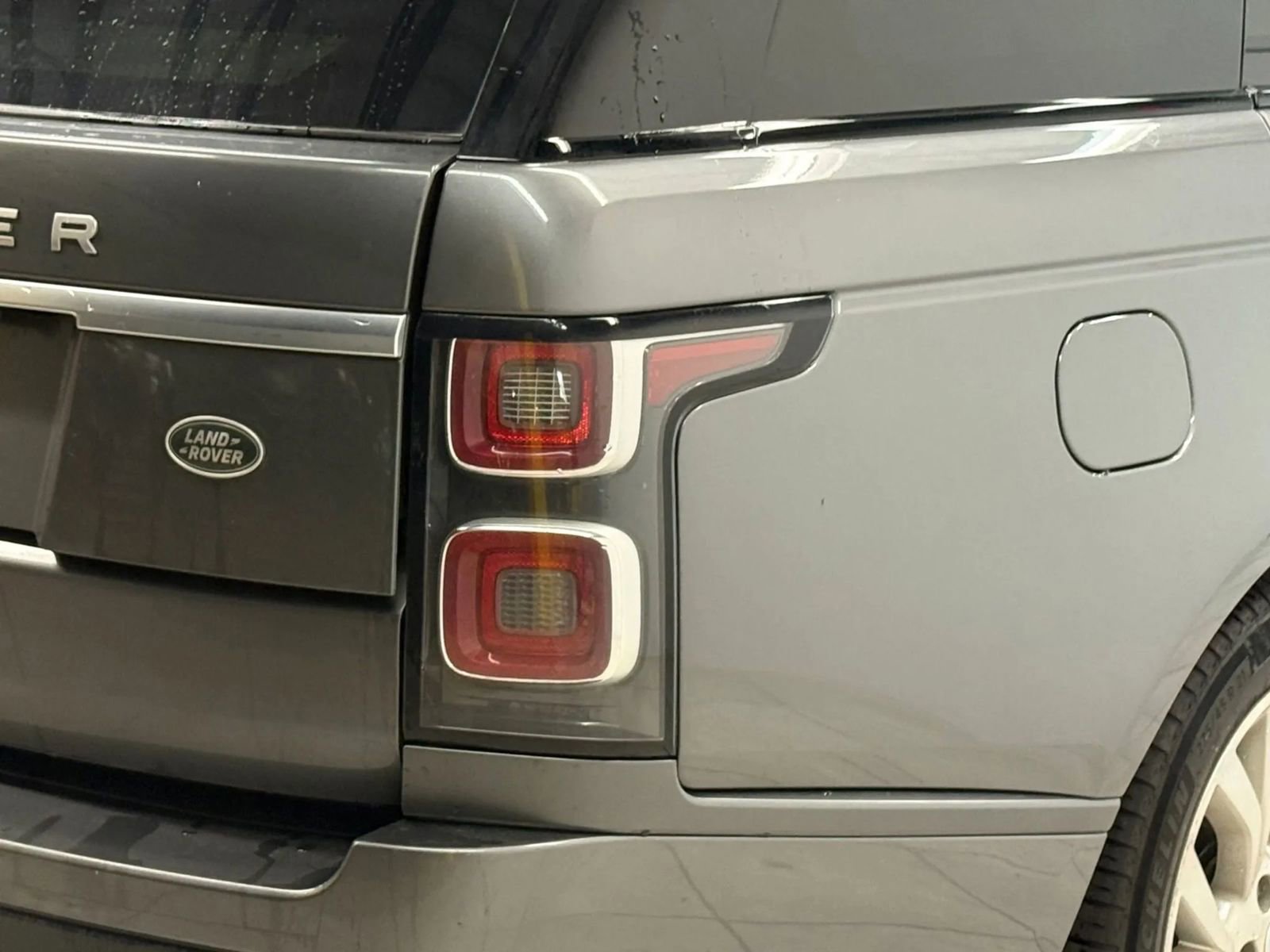 Used 2019 Land Rover Range Rover HSE image 10