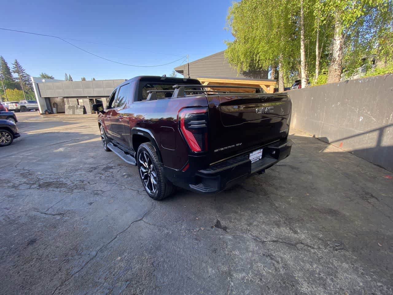 Used 2025 GMC Sierra EV Denali AWD/4WD image 4