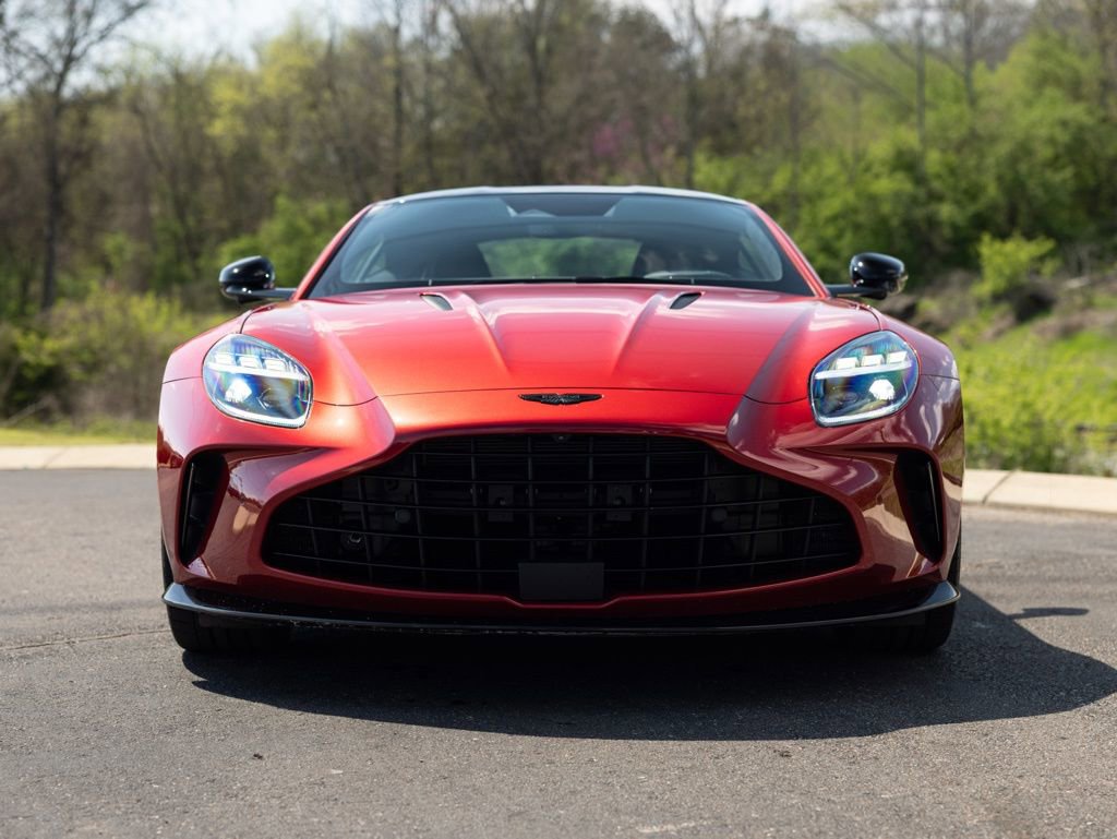 Used 2025 Aston Martin V8 Vantage Coupe image 10