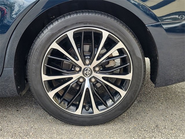 Used 2018 Toyota Camry L image 32