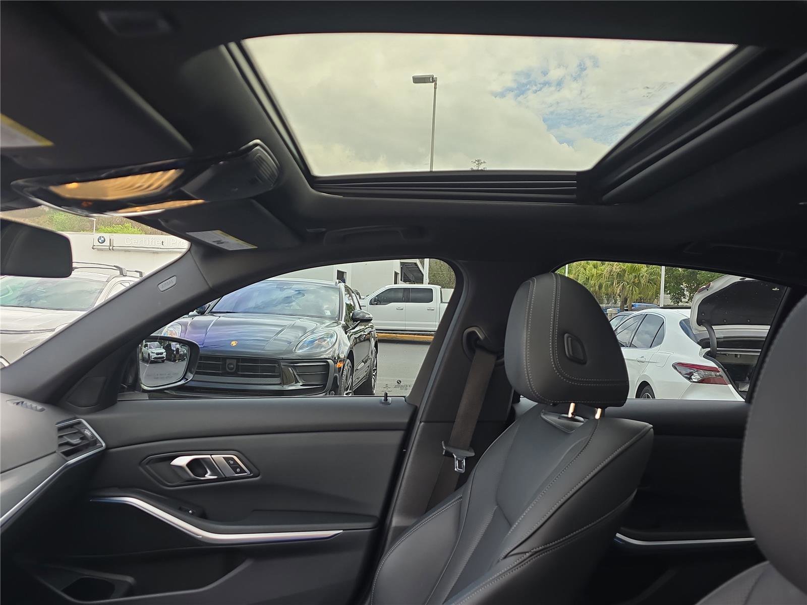 Certified 2023 BMW 330i 330i w/ M Sport Package image 23