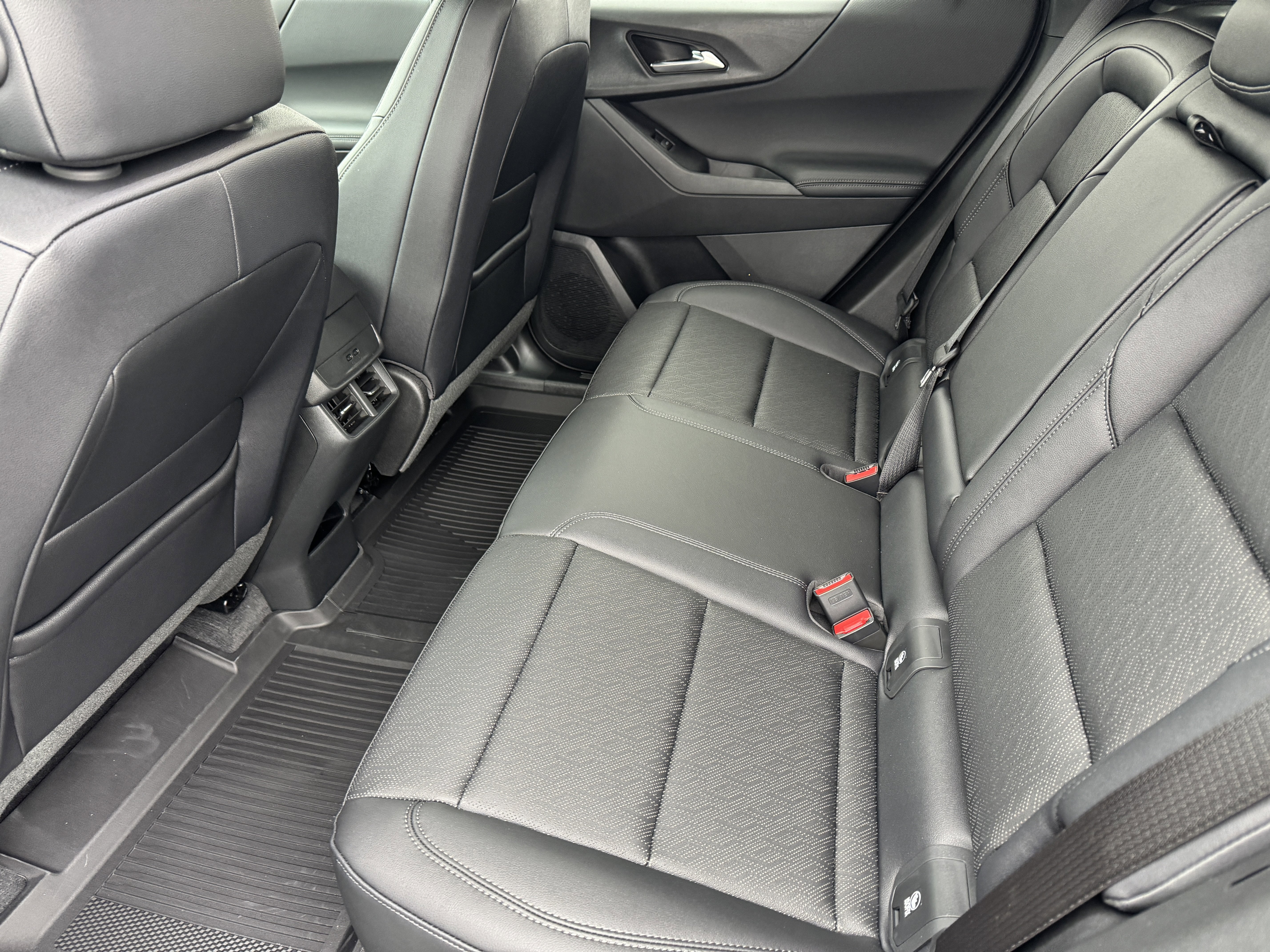 New 2026 Chevrolet Equinox LT w/ Convenience Package II image 15