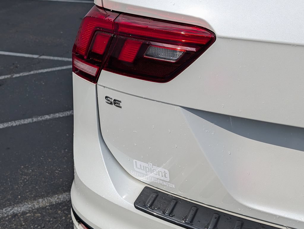 Used 2023 Volkswagen Tiguan SE R-Line AWD/4WD image 6