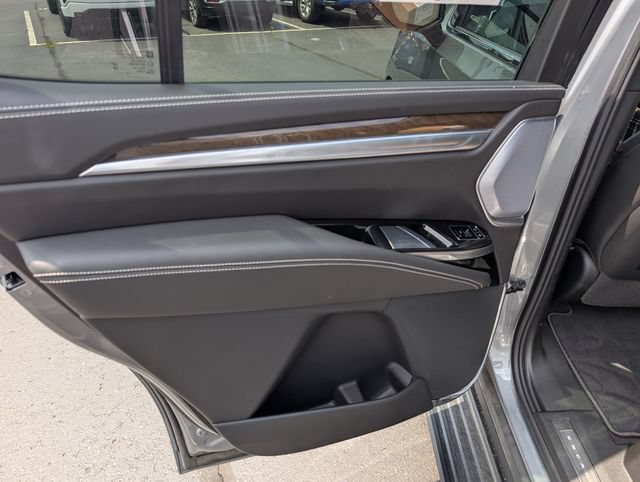Used 2026 Cadillac Escalade Platinum Luxury w/ LPO, Floor Liner Package AWD/4WD image 10