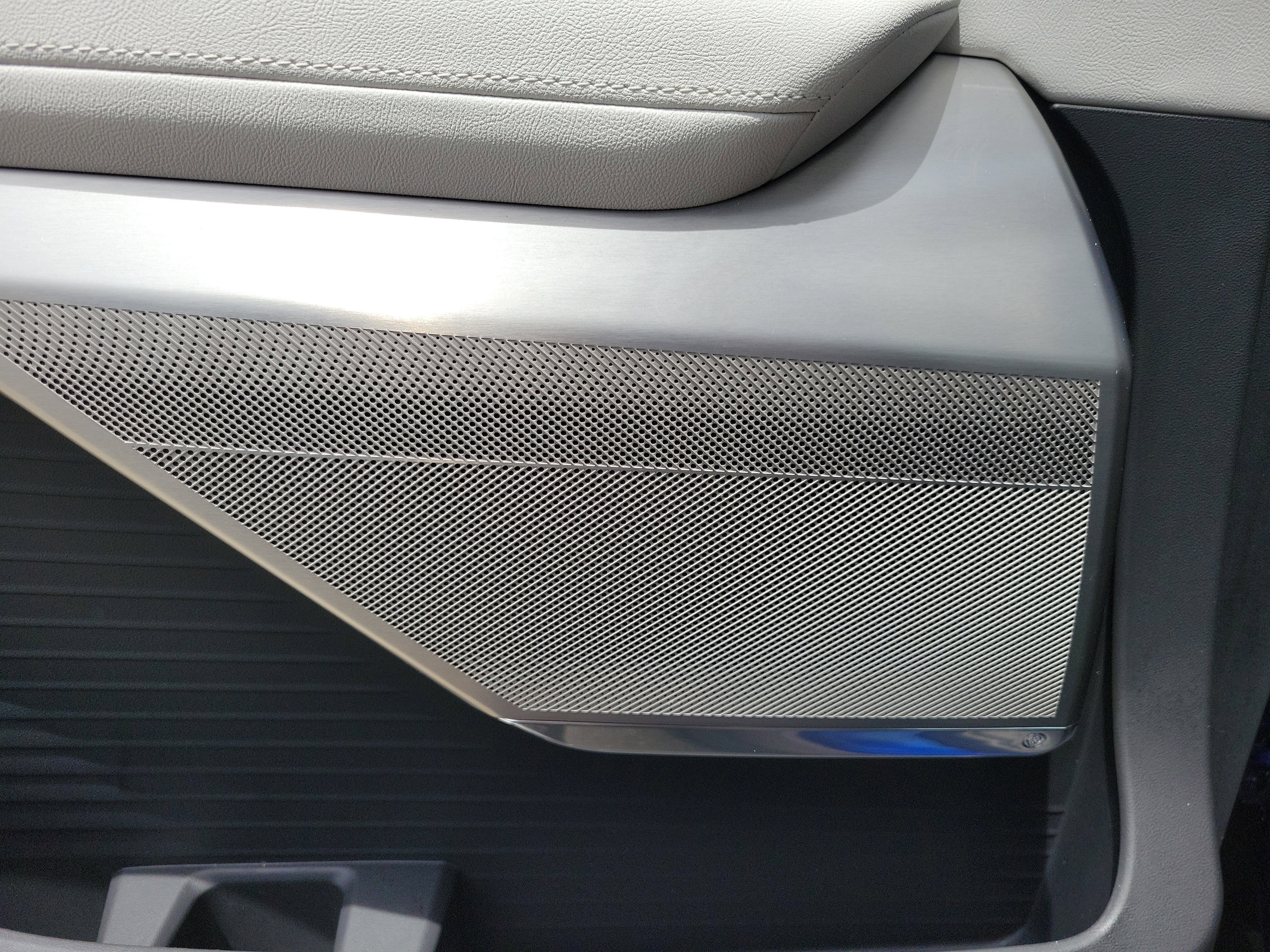 New 2026 Cadillac Vistiq Luxury w/ LPO, Floor Liner Package AWD/4WD image 18