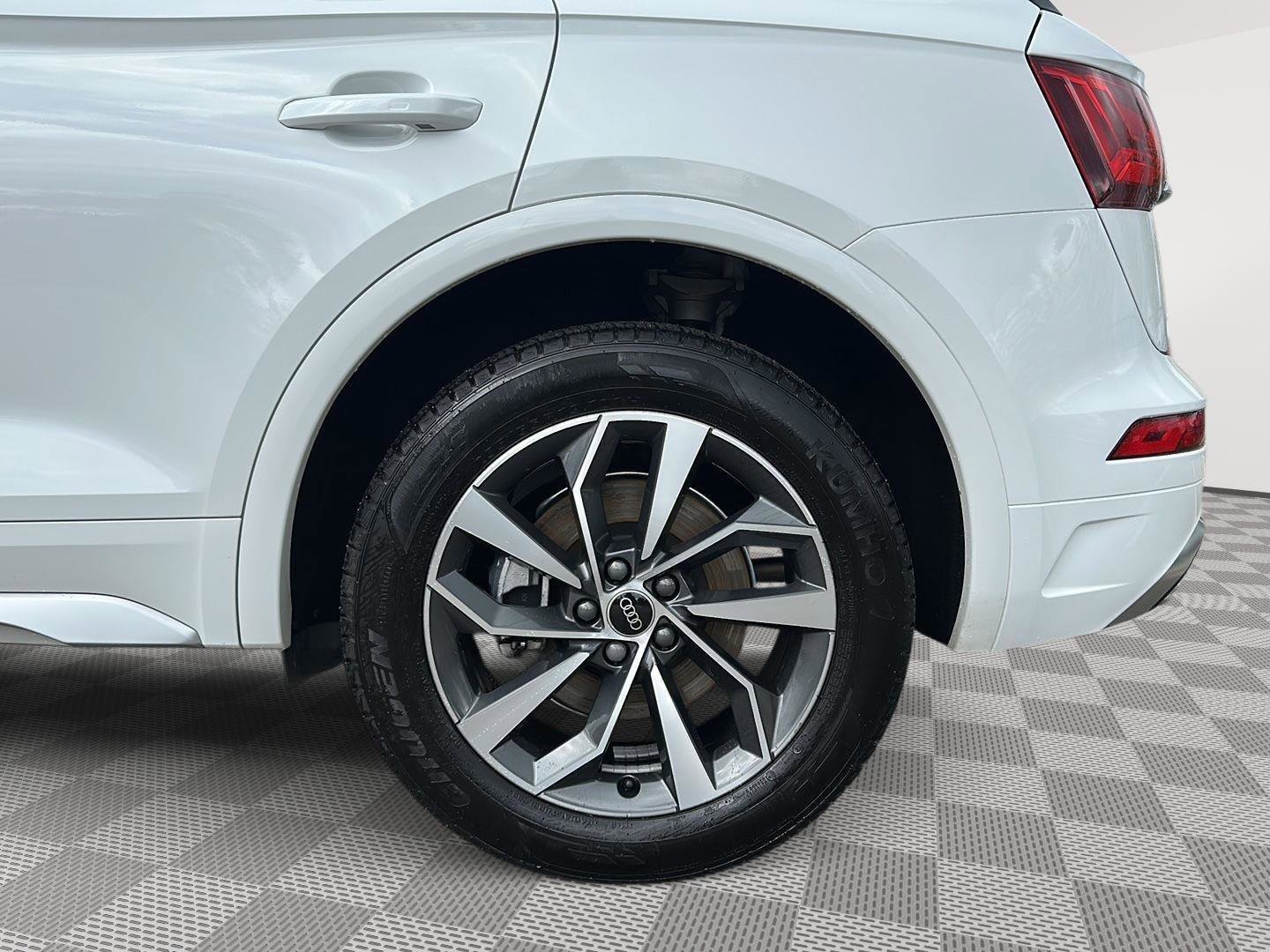 Used 2023 Audi Q5 2.0T Premium Plus w/ Premium Plus Package AWD/4WD image 10