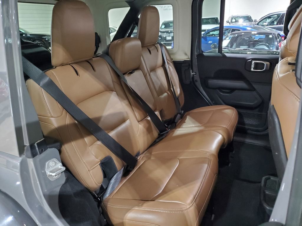 Used 2021 Jeep Wrangler Unlimited Rubicon w/ Cold Weather Group AWD/4WD image 20