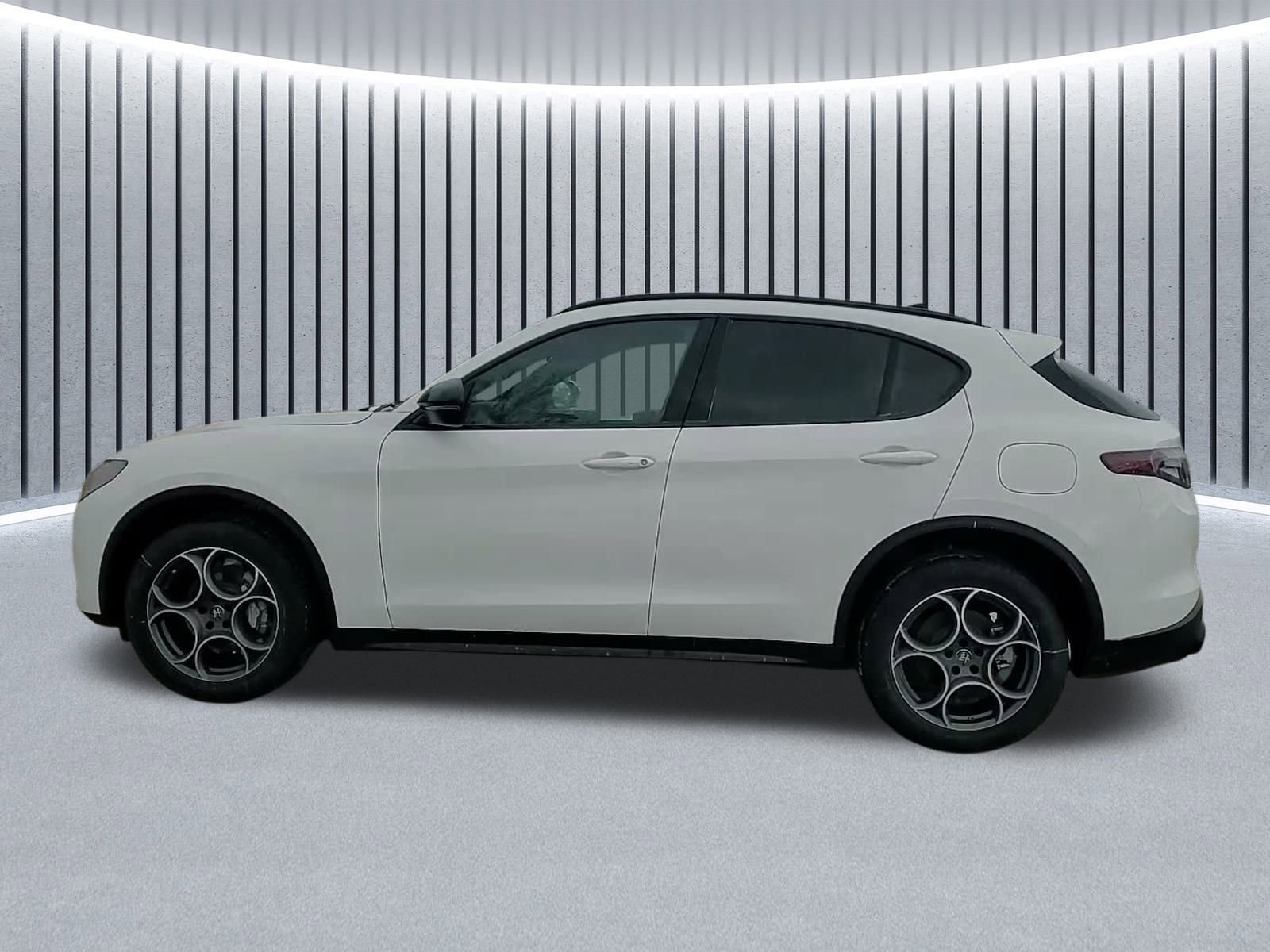 New 2025 Alfa Romeo Stelvio Sprint image 16