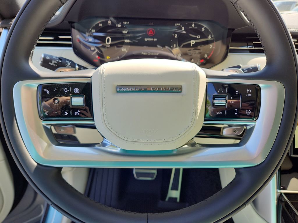 New 2026 Land Rover Range Rover Long Wheelbase SE AWD/4WD image 18