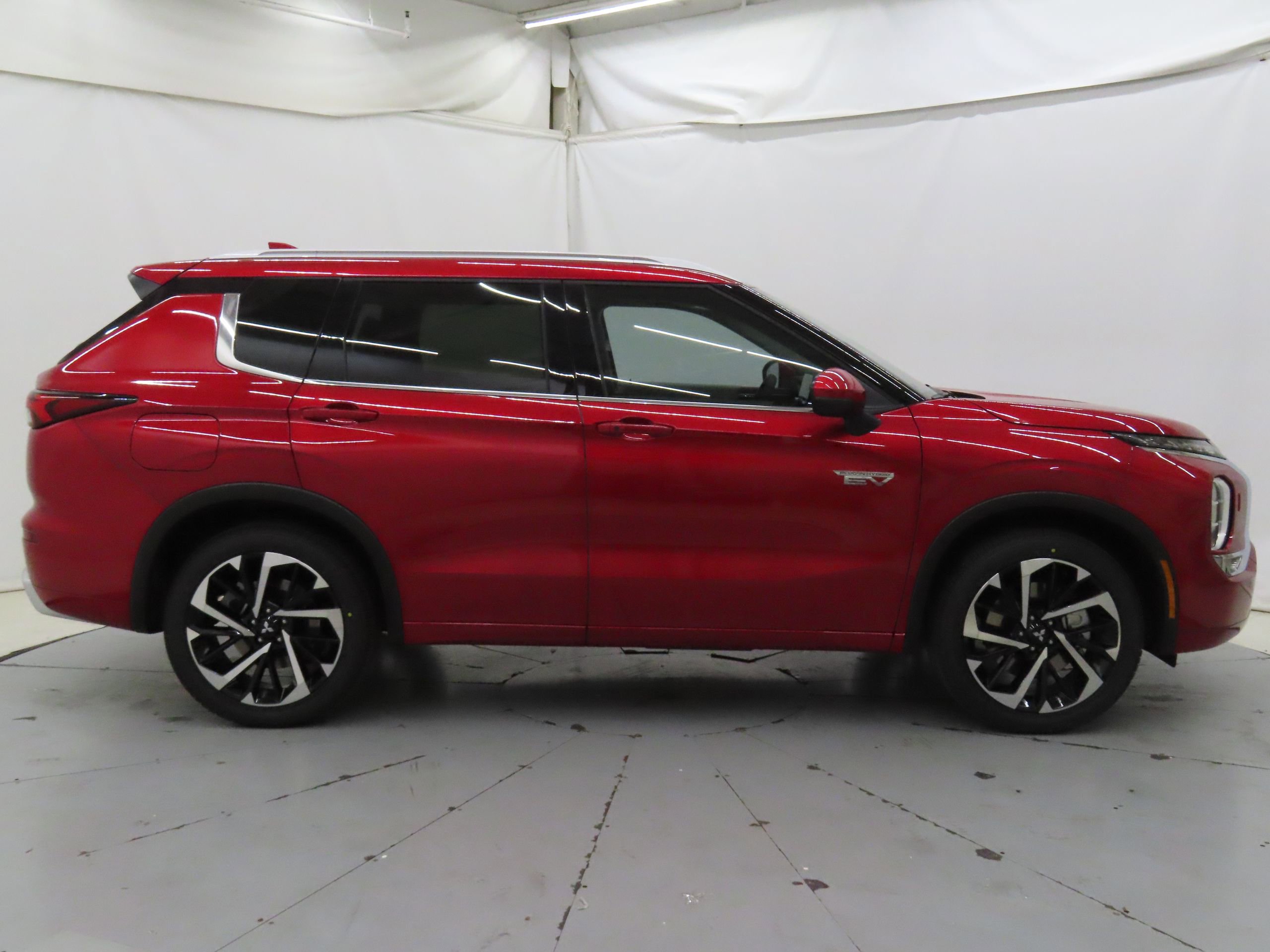 New 2025 Mitsubishi Outlander SEL image 2