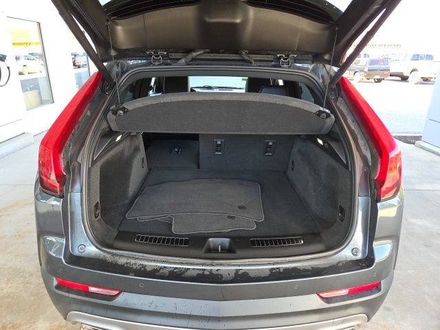 Used 2021 Cadillac XT4 Premium Luxury w/ Sun And Sound Package AWD/4WD image 26