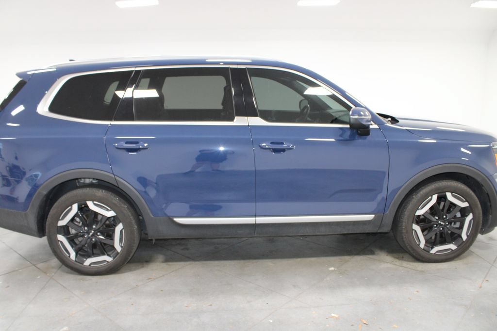 Used 2024 Kia Telluride EX FWD image 11