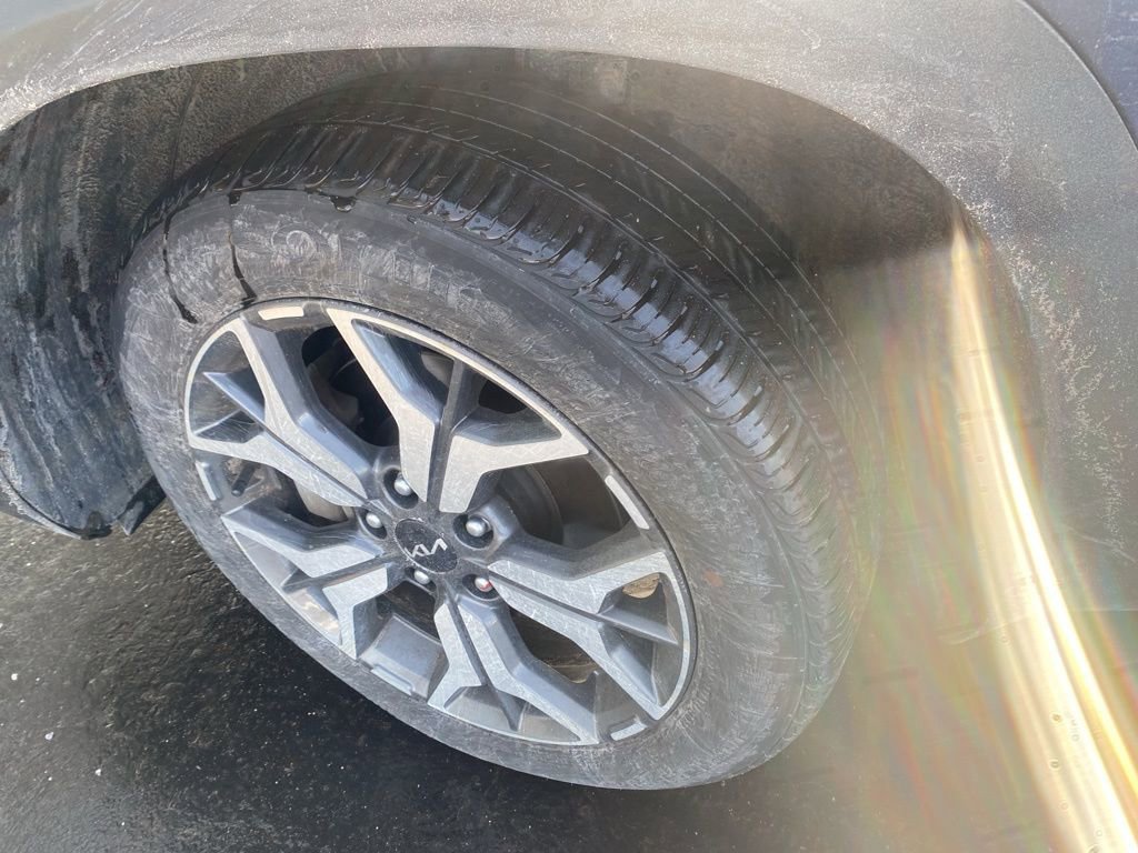 Used 2023 Kia Seltos EX image 4