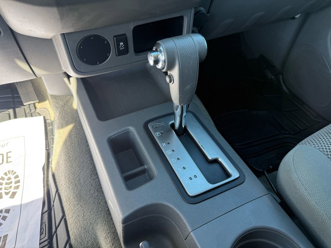 Used 2016 Nissan Frontier SV image 19