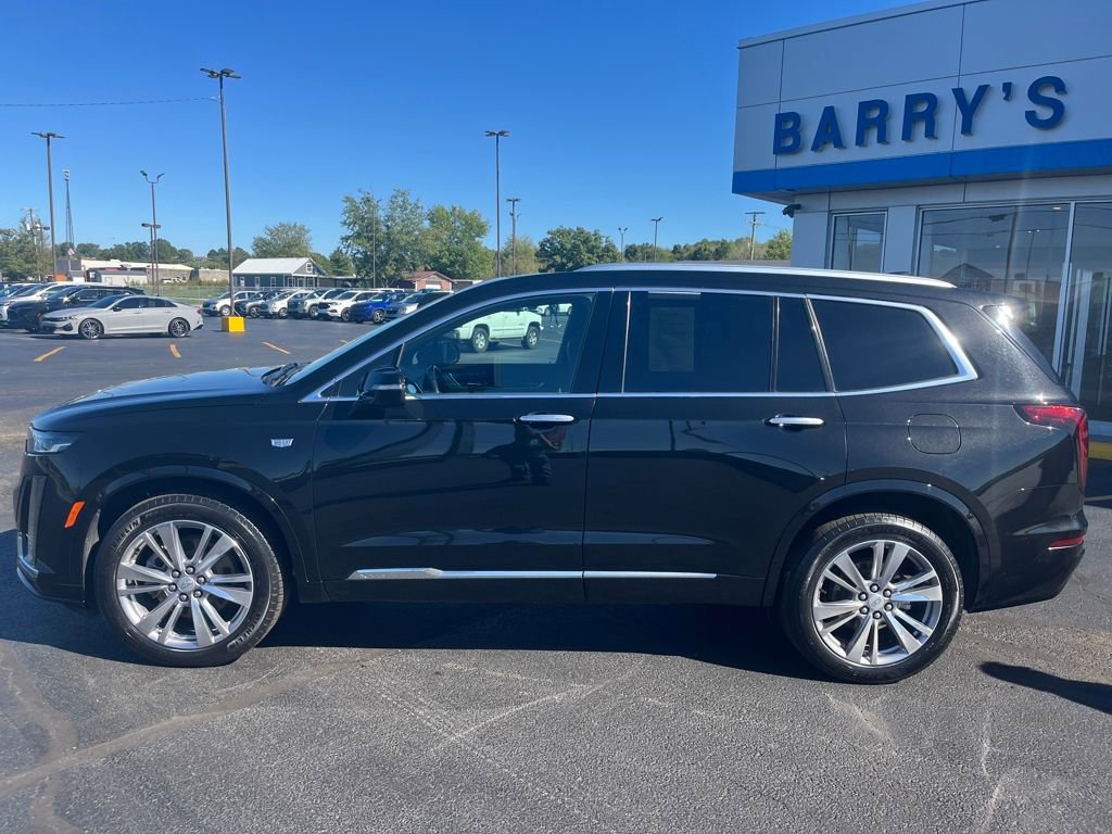 Used 2024 Cadillac XT6 Premium Luxury image 2