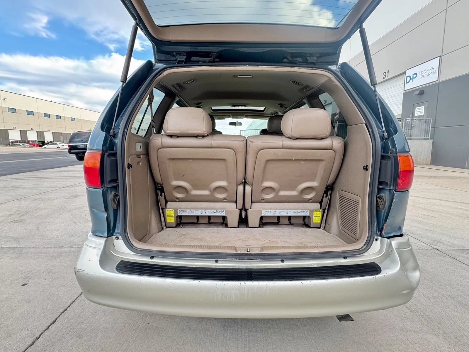 Used 2000 Toyota Sienna XLE w/ XLE Luxury Pkg FWD image 16