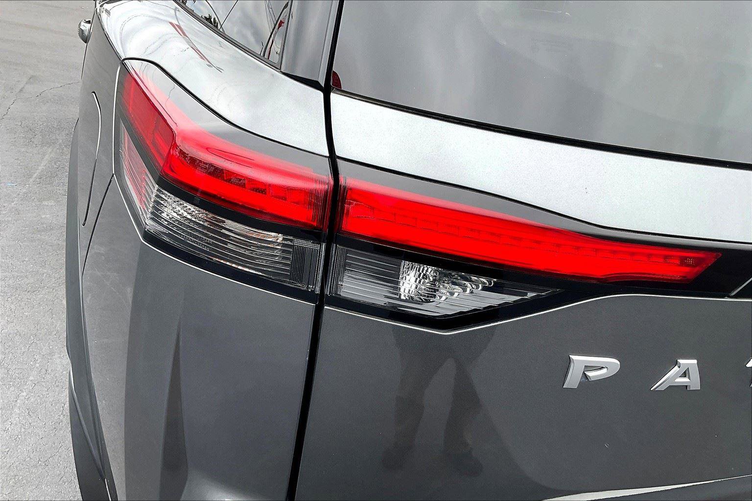 Used 2022 Nissan Pathfinder SL w/ SL Premium Package image 31