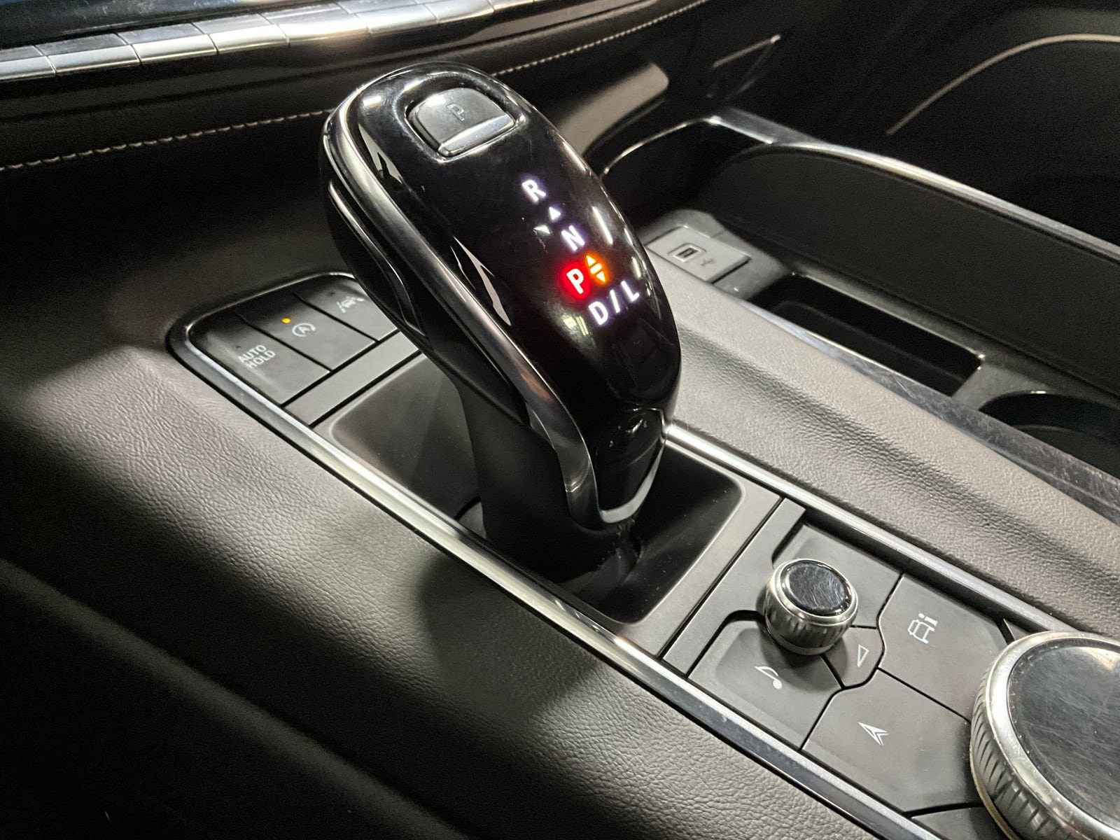 Used 2022 Cadillac Escalade ESV Sport w/ Touring Package image 13
