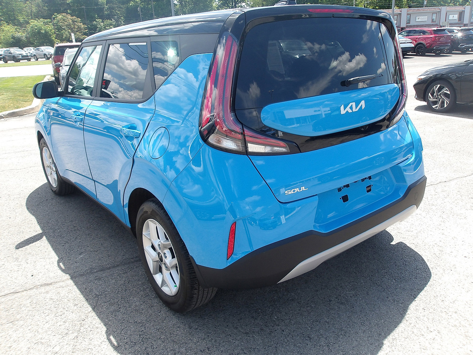 Used 2025 Kia Soul S FWD image 5
