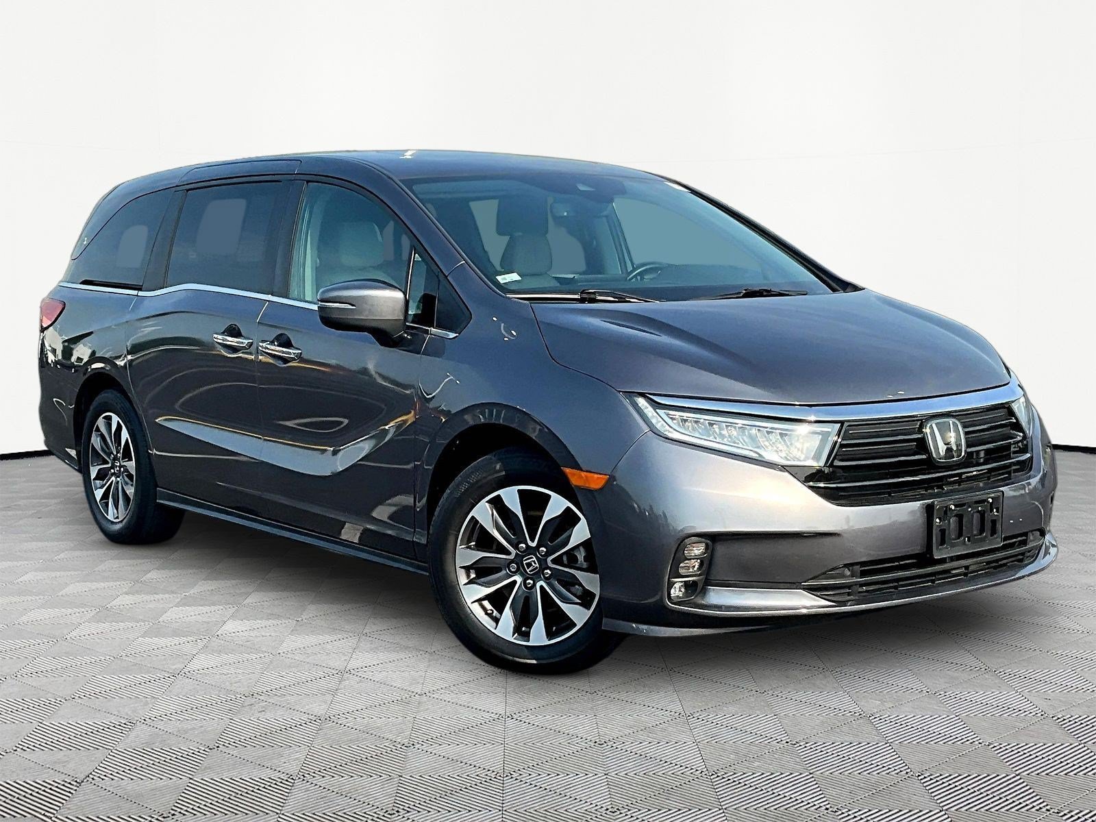 Used 2023 Honda Odyssey EX-L image 3