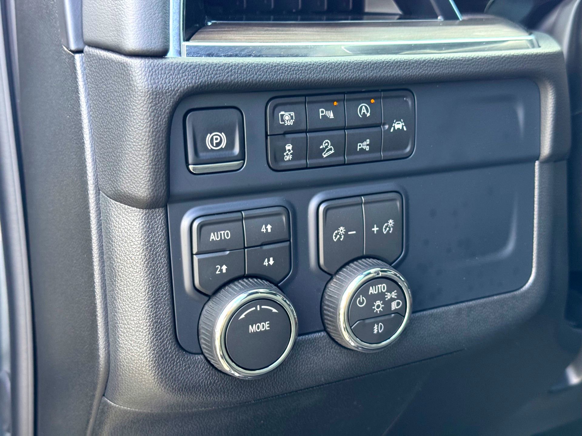 Used 2026 Chevrolet Tahoe Z71 w/ Comfort Package image 14