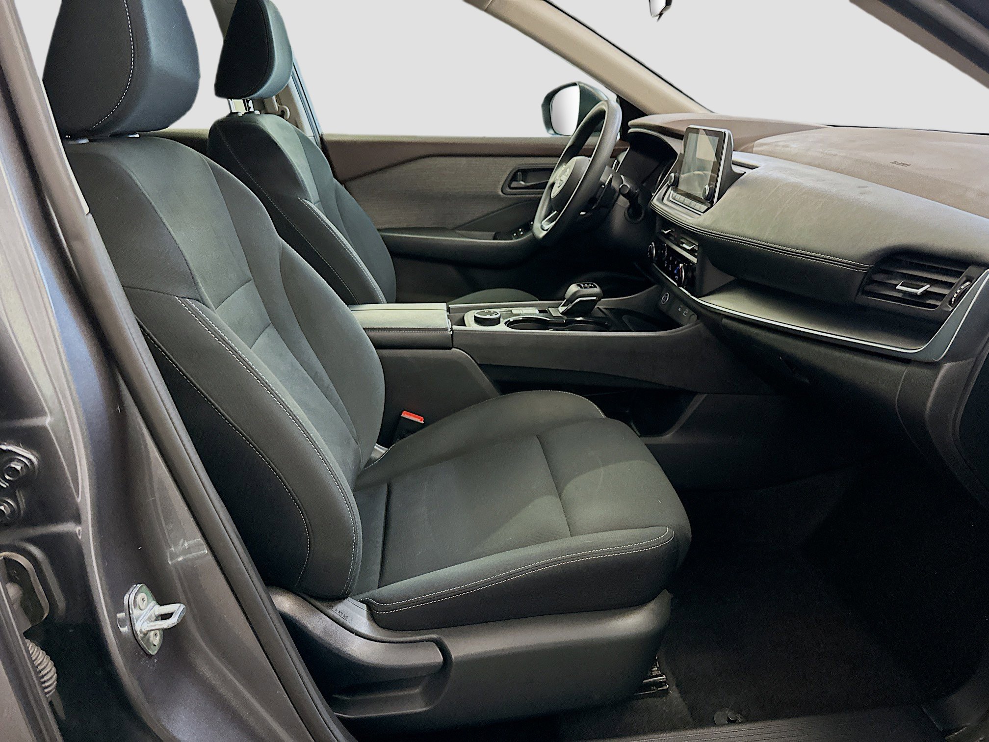 Used 2023 Nissan Rogue S AWD/4WD image 31