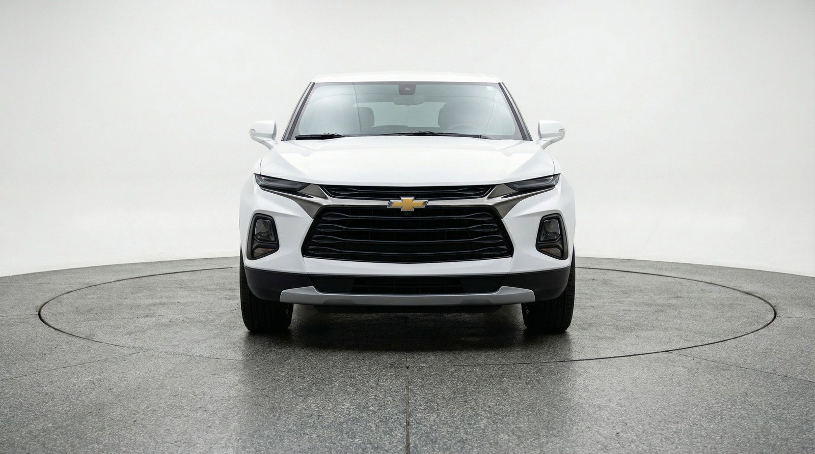 Used 2025 Chevrolet Blazer LT image 2