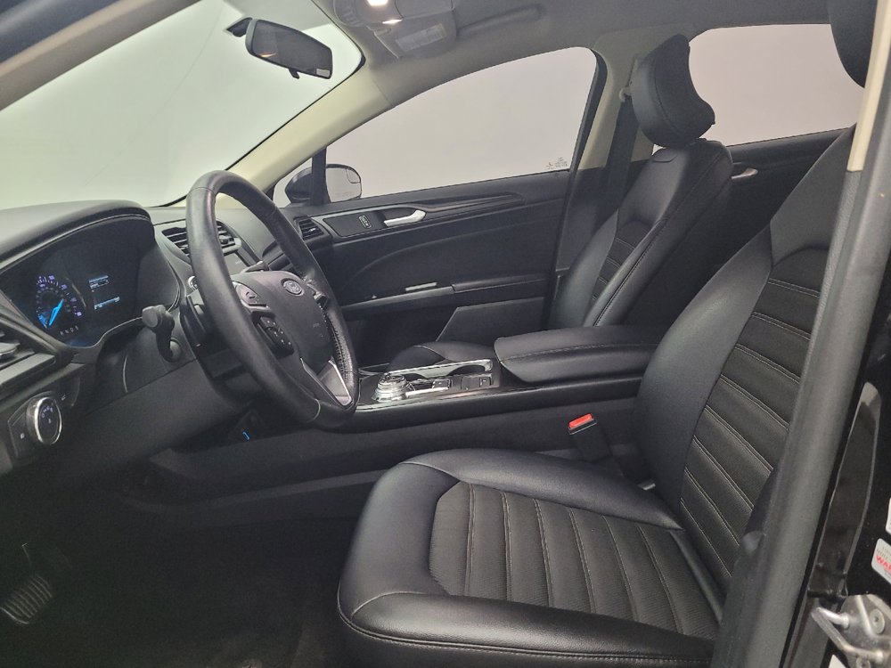 Used 2018 Ford Fusion SE w/ Equipment Group 201A FWD image 17