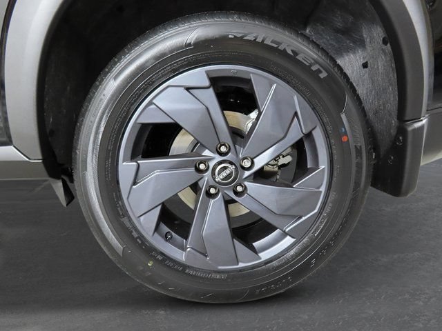New 2026 Nissan Rogue SV FWD image 10