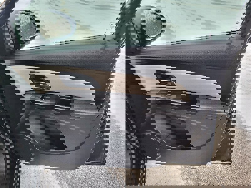 Used 2013 Chevrolet Cruze LS image 25