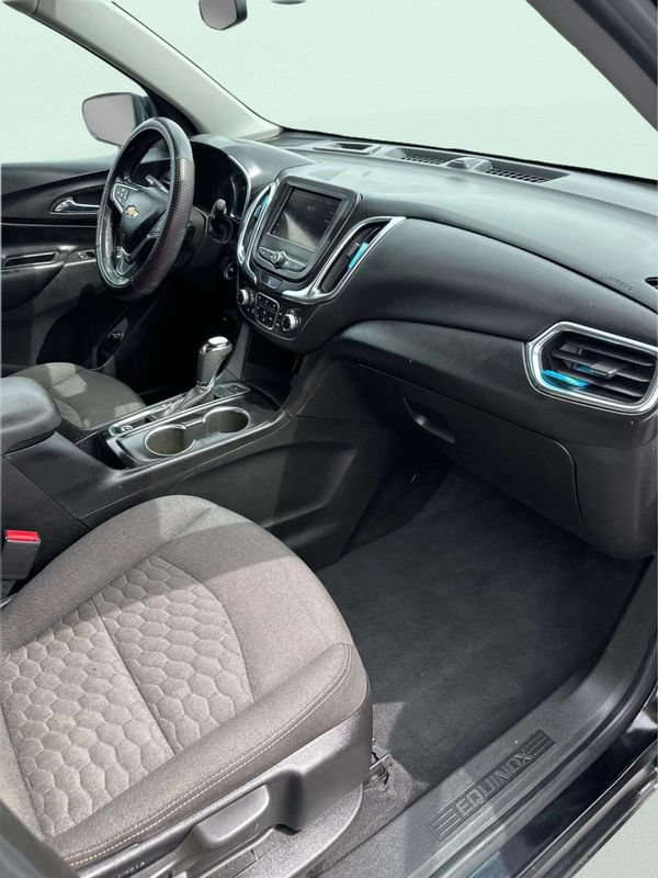 Used 2020 Chevrolet Equinox LT w/ Driver Convenience Package AWD/4WD image 9