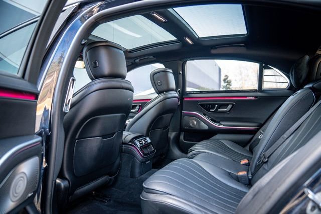 Used 2023 Mercedes-Benz S 500 4MATIC w/ AMG Line image 39