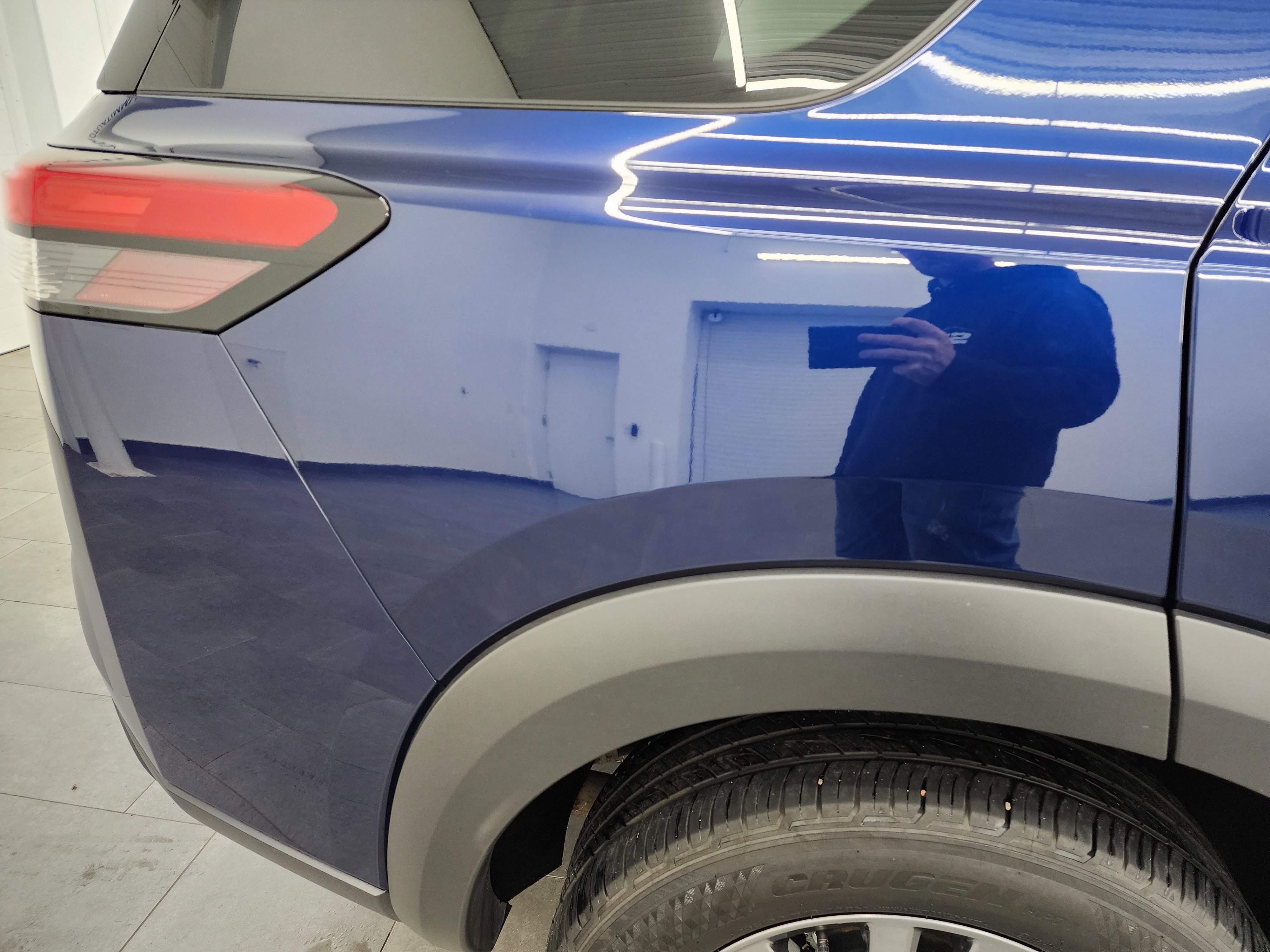 Used 2025 Nissan Pathfinder SV image 24