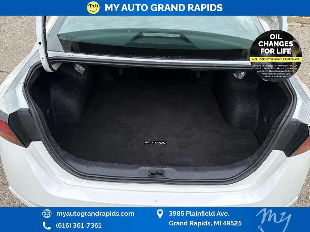 Used 2025 Nissan Altima 2.5 SV FWD image 24