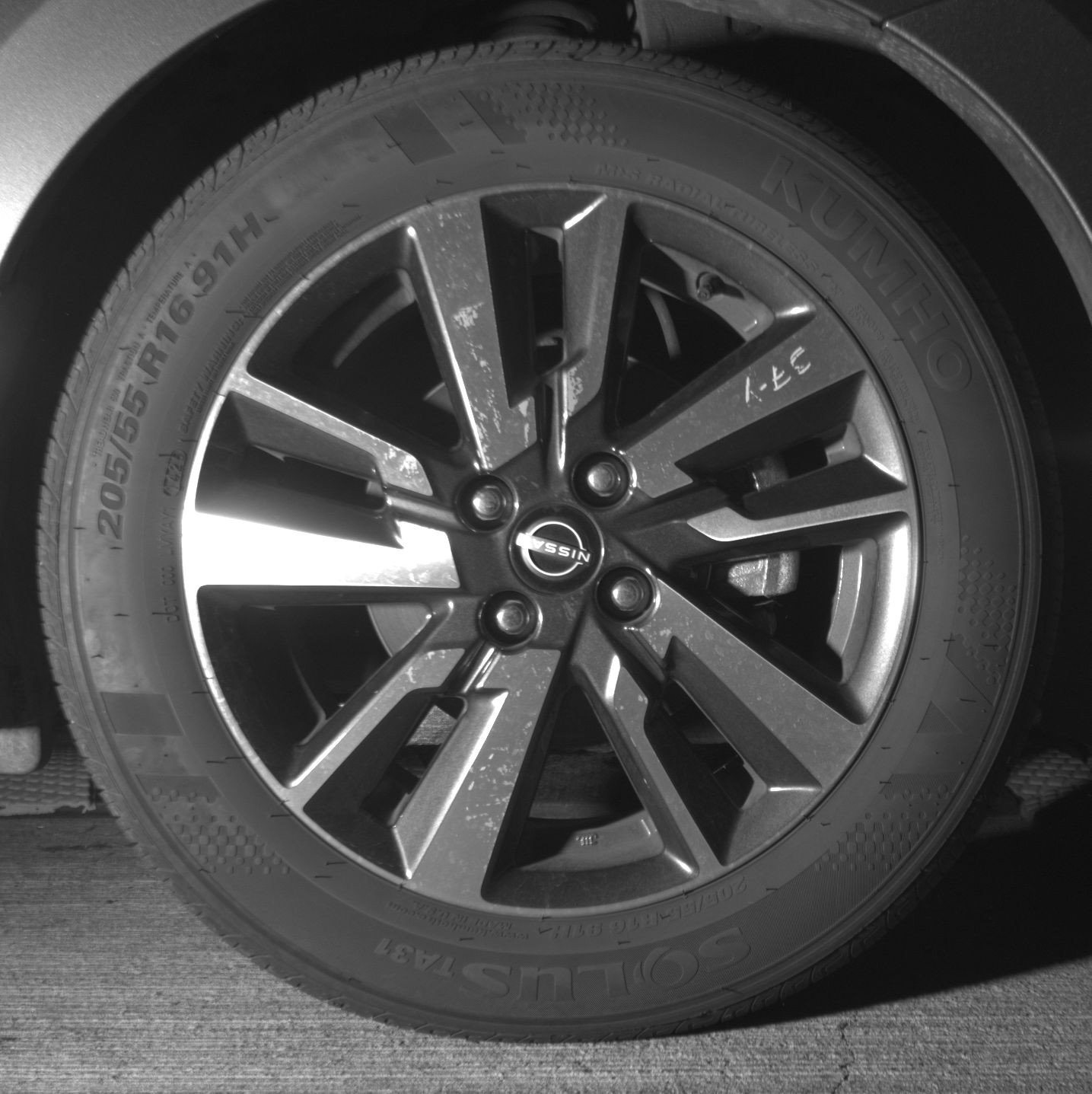 Used 2025 Nissan Versa SV image 13