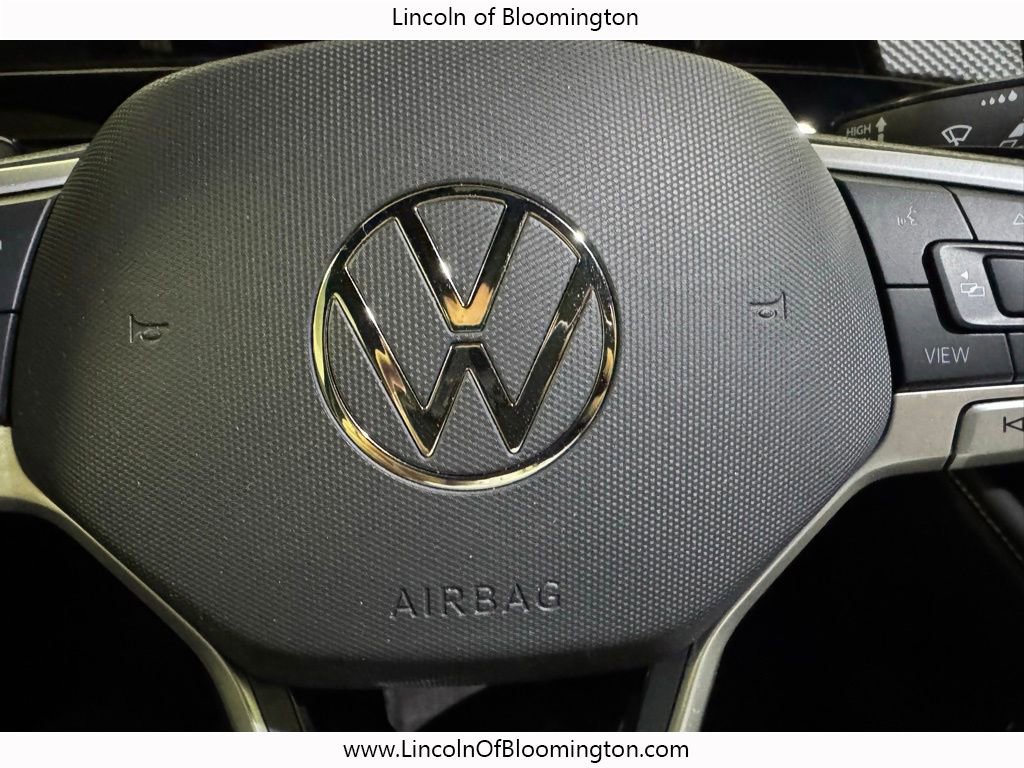 Used 2025 Volkswagen Atlas Cross Sport SEL Premium R-Line image 50