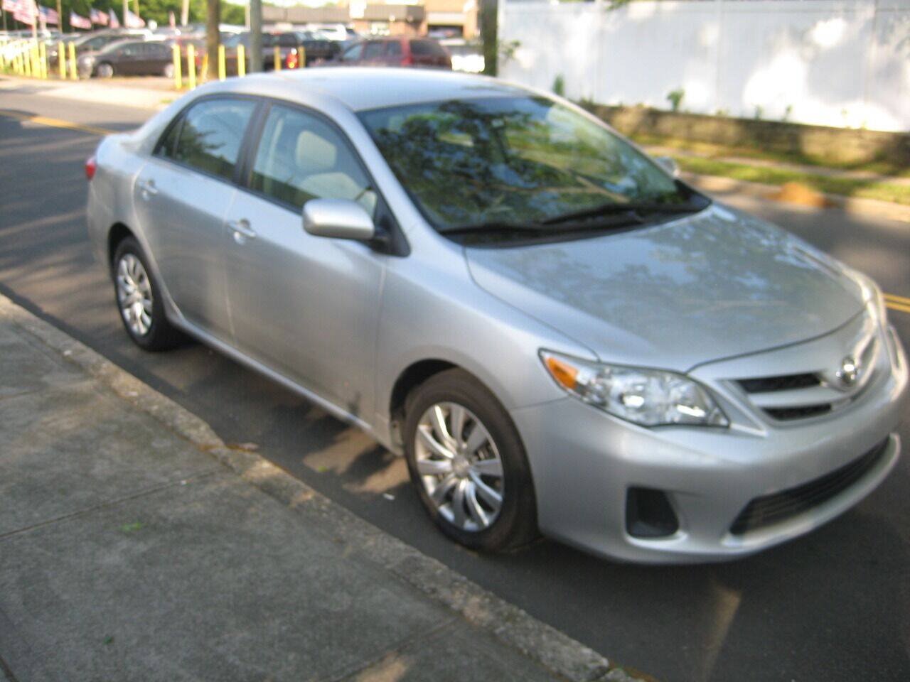 Used 2012 Toyota Corolla LE FWD image 3