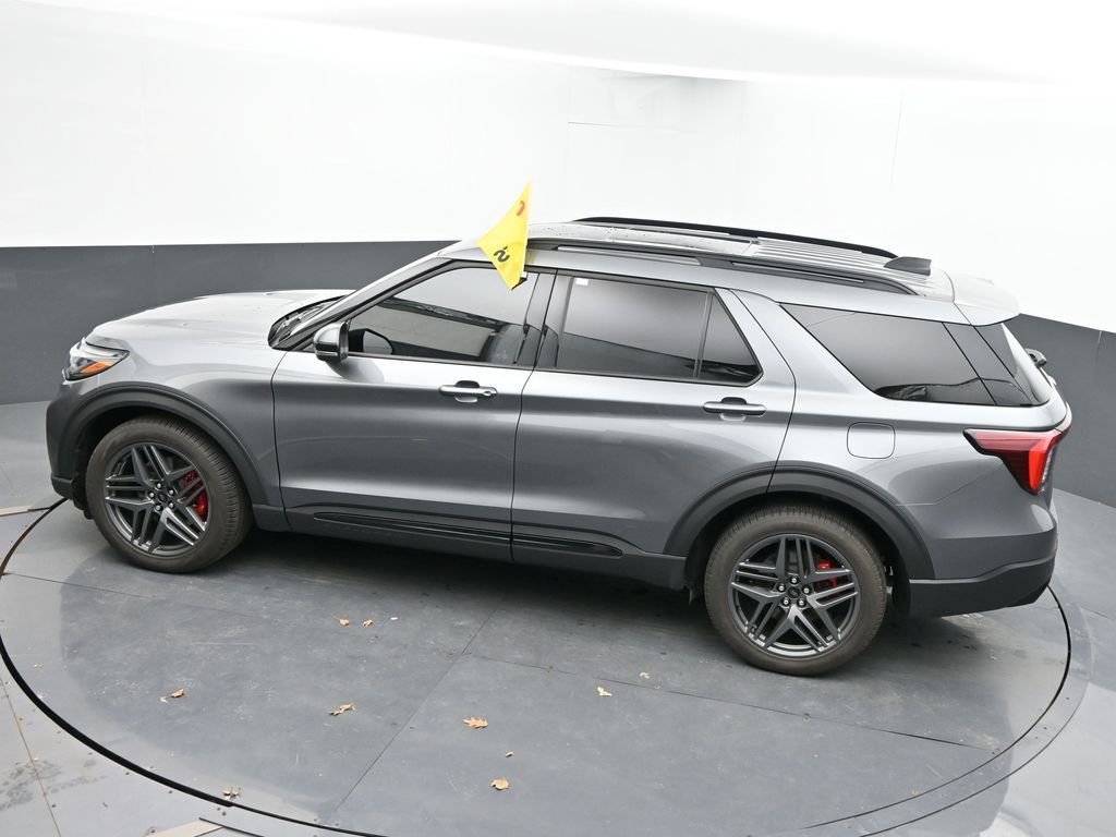 Used 2025 Ford Explorer ST w/ Sun And Sound Package image 42