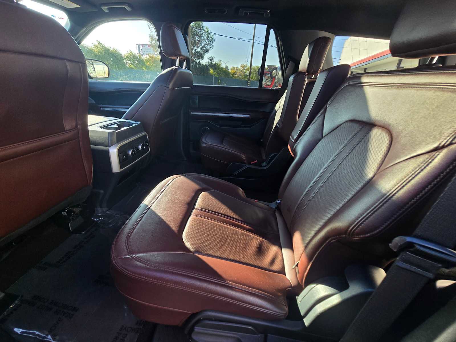 Used 2023 Ford Expedition Limited image 20