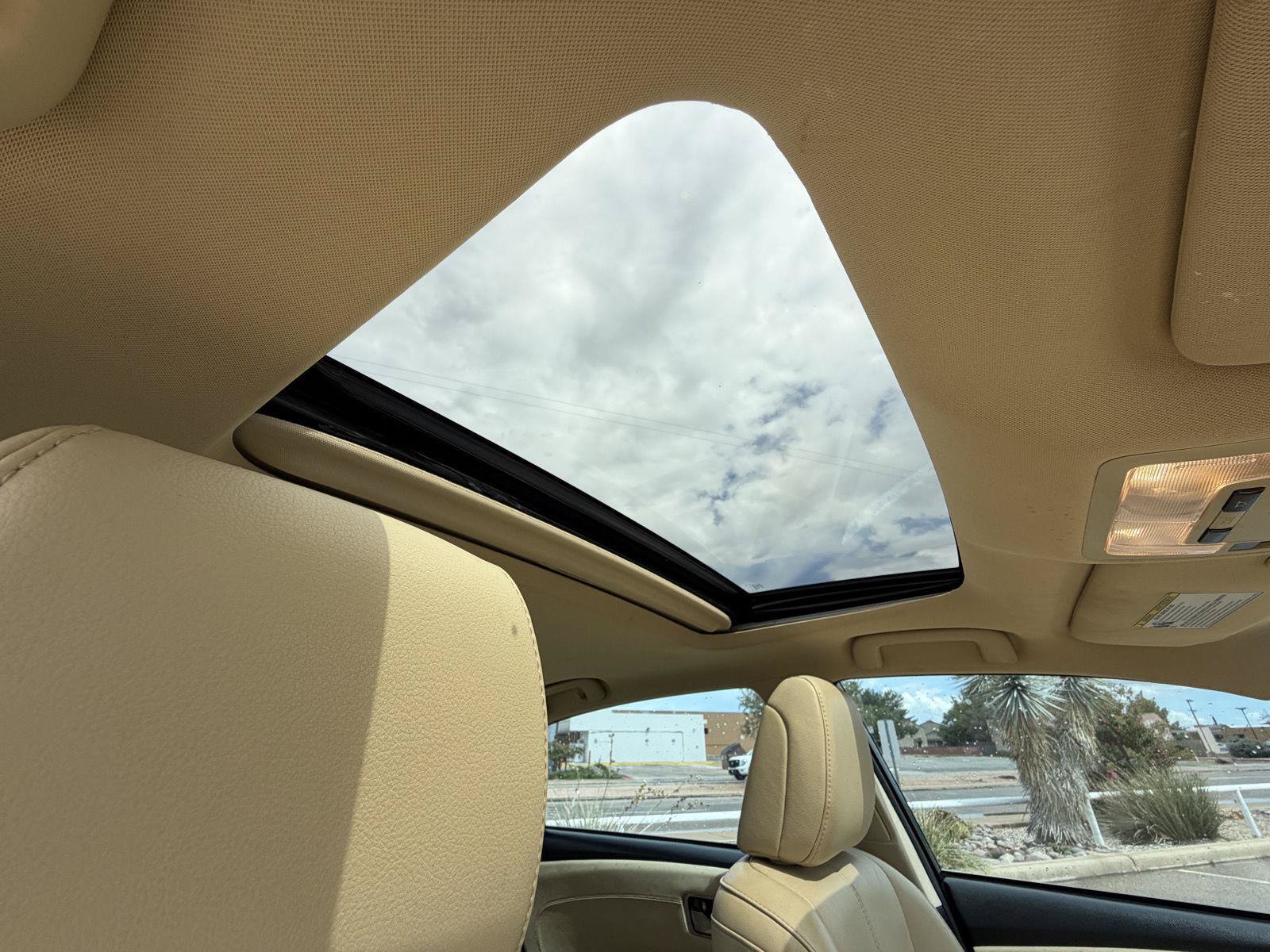 Used 2018 Toyota Avalon XLE Premium w/ All Weather Liner Package FWD image 19