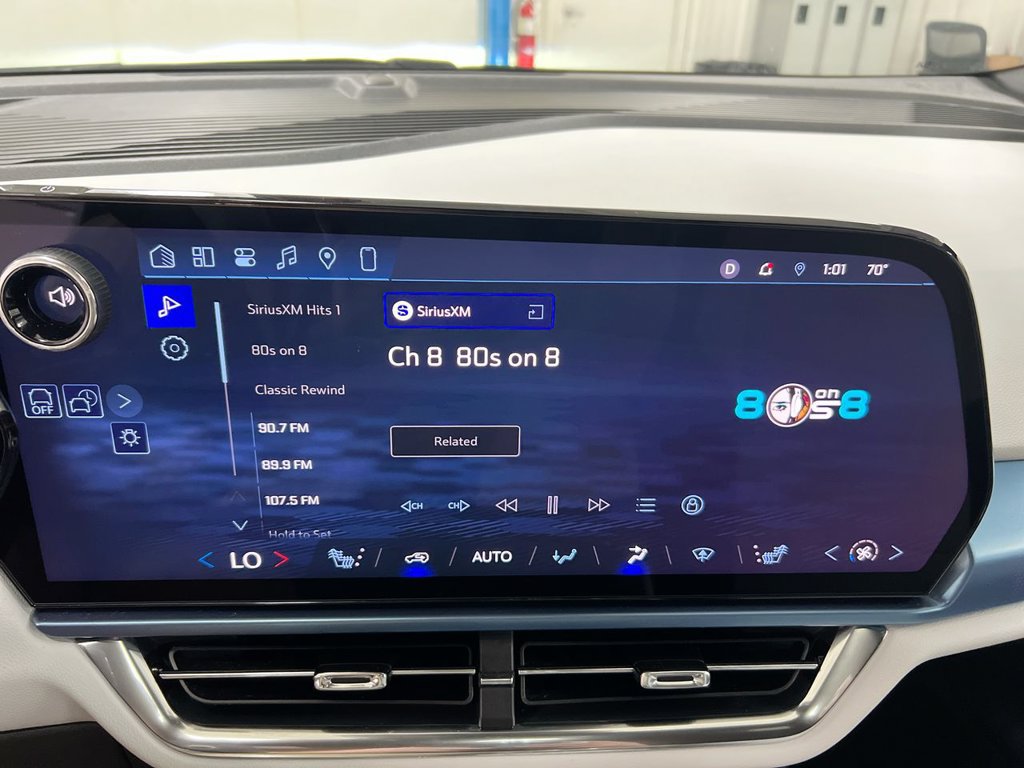 Used 2024 Chevrolet Equinox EV LT FWD image 14