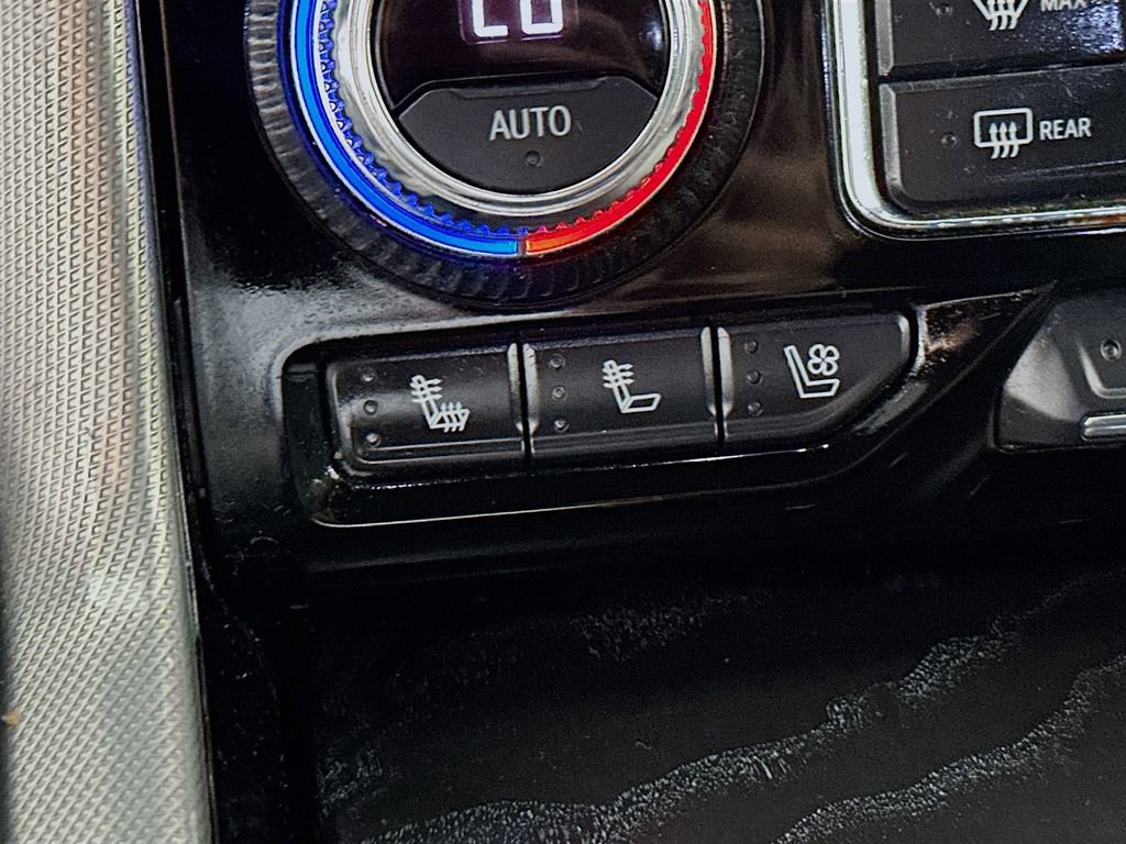 Used 2021 GMC Yukon XL Denali image 21