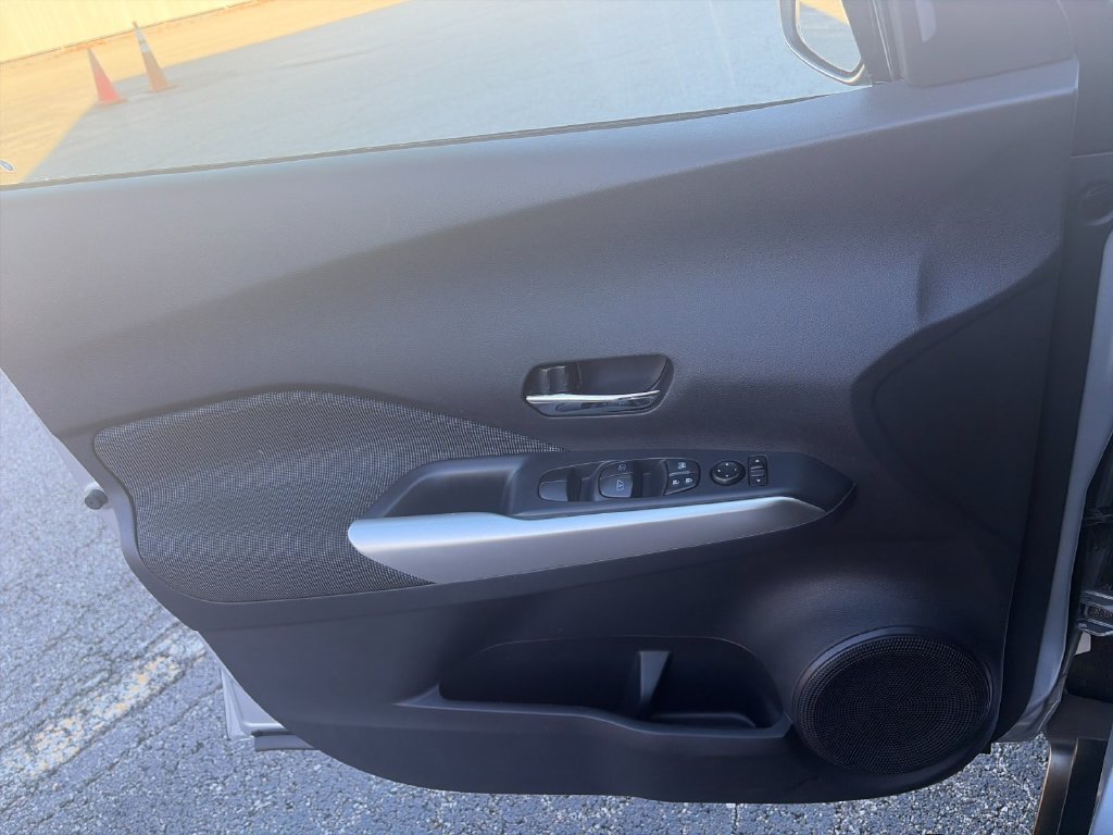 Used 2020 Nissan Kicks SV FWD image 12