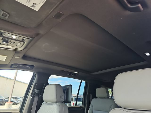 Used 2021 GMC Yukon XL SLT w/ SLT Premium Package AWD/4WD image 17