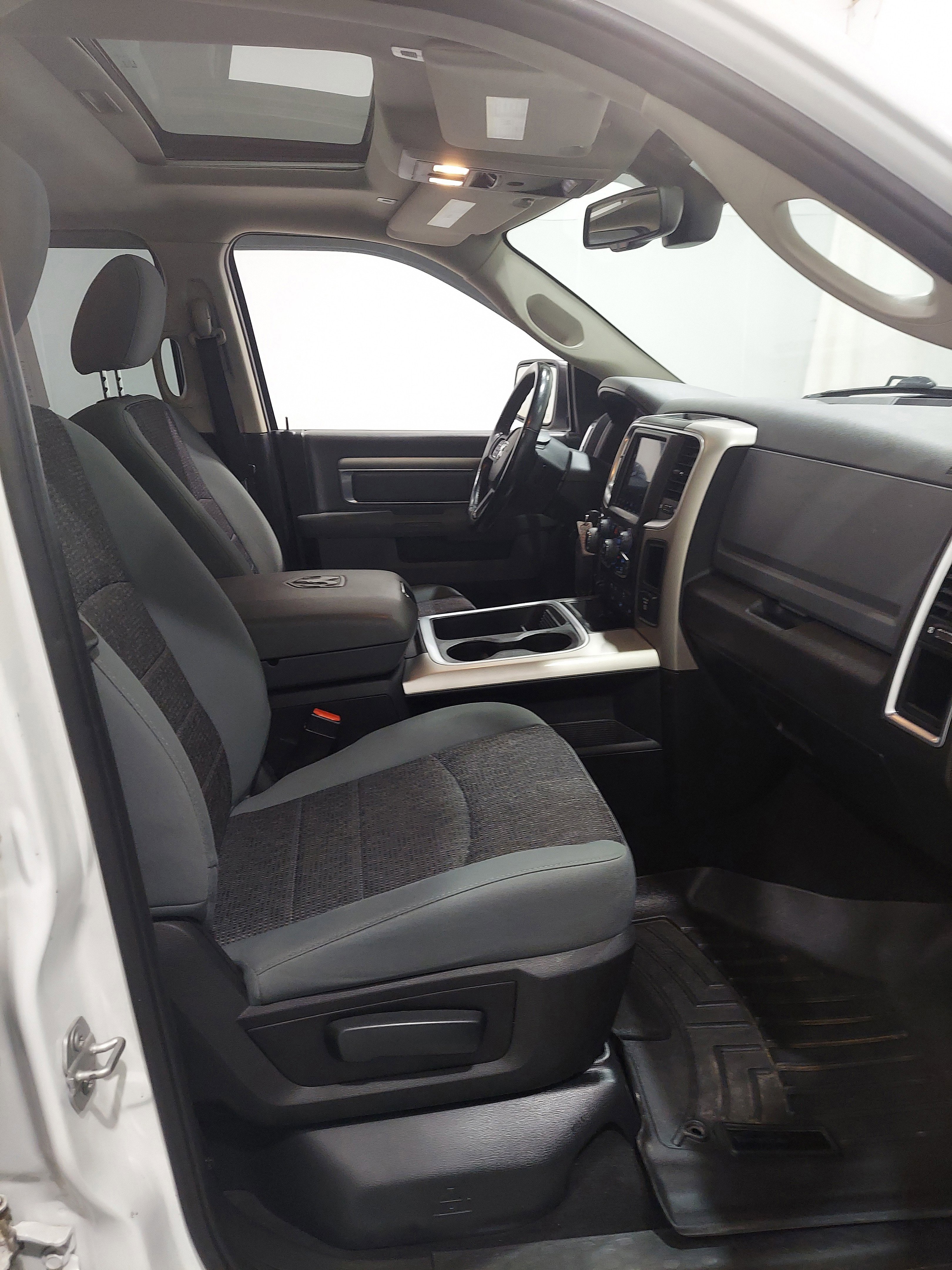 Used 2019 RAM 1500 Classic Warlock AWD/4WD image 18
