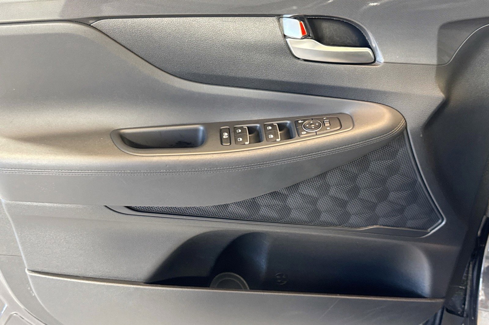 Used 2022 Hyundai Santa Fe SEL w/ Convenience Package image 17