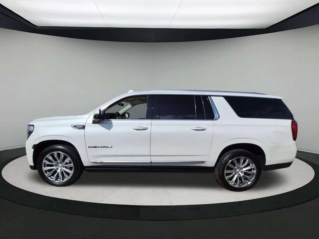 Used 2022 GMC Yukon XL Denali AWD/4WD image 2