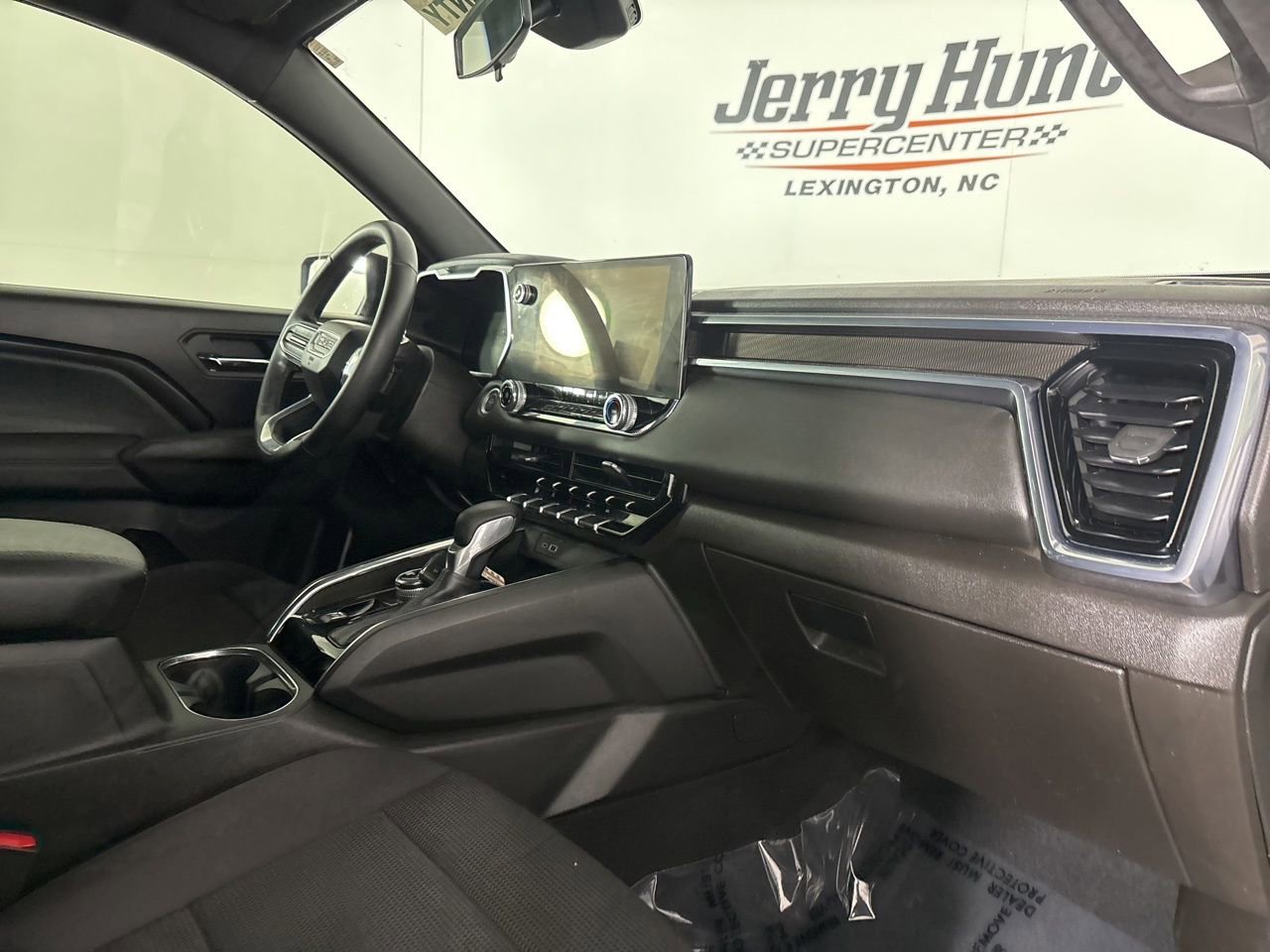 Used 2025 GMC Canyon Elevation image 28